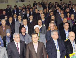 BDP'li vekillerden Kürtçe marş