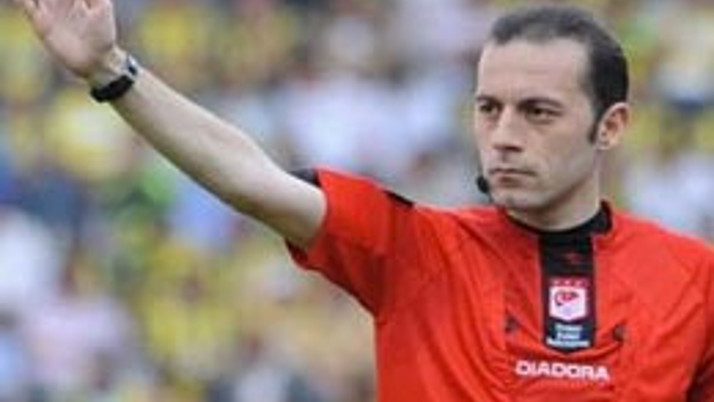 Cüneyt Çakır'a kritik maç!